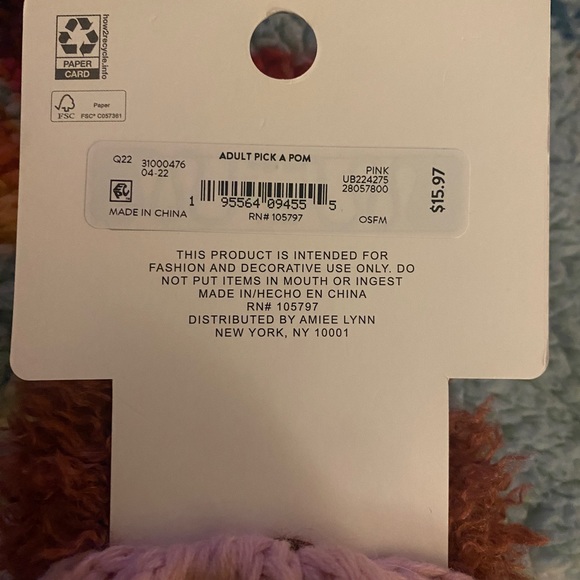 interchangeable pom pom beanie - Picture 4 of 5